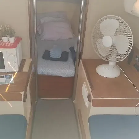 Barcos Belem 보트호텔 *